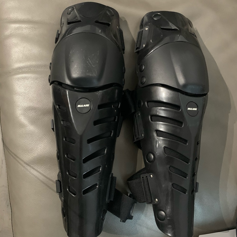 SULAITE Padded Adjustable Knee & Shin Protection